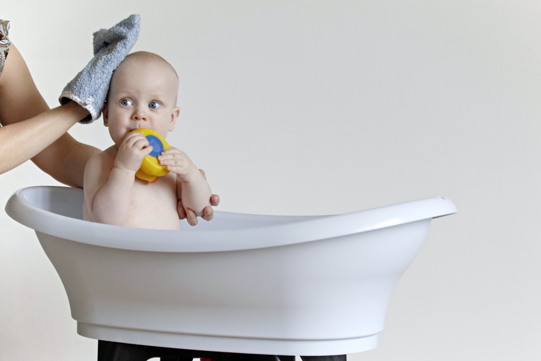 http://www.studioboost.fr/thumbs/projets/thermobaby-baignoire-vasco/bain2ok-1060x707.png